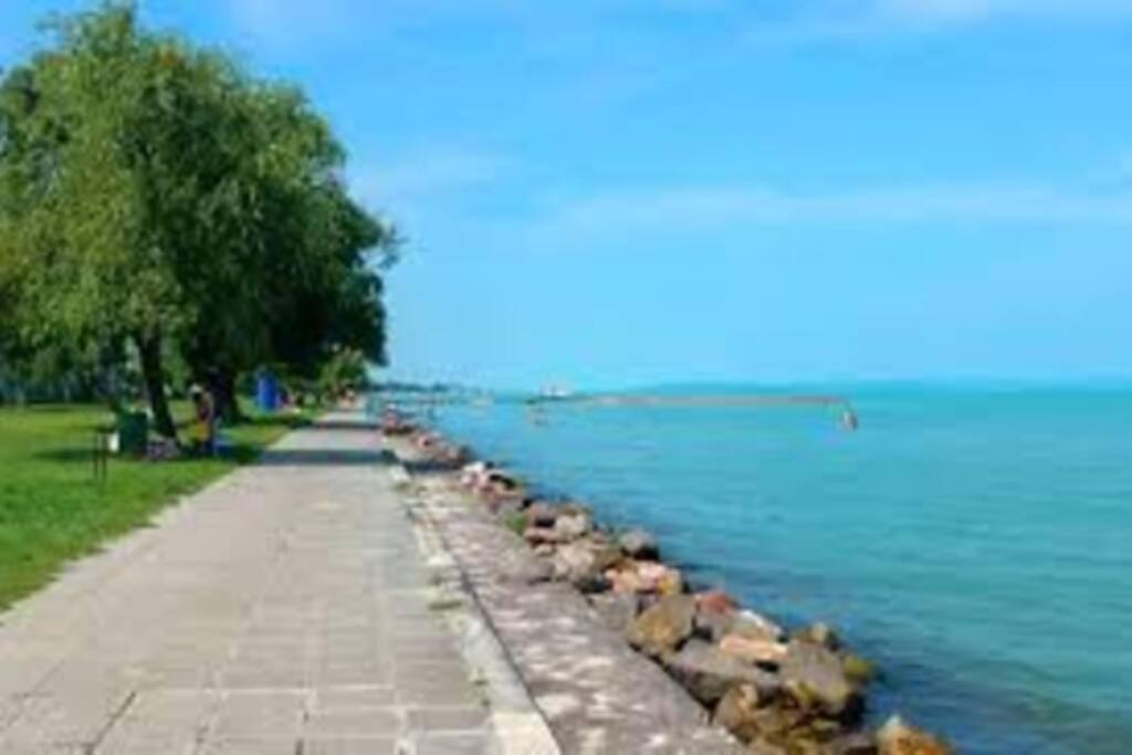 Lido Di Siofok - Aranypart - Minden 1 Percre! 아파트 외부 사진
